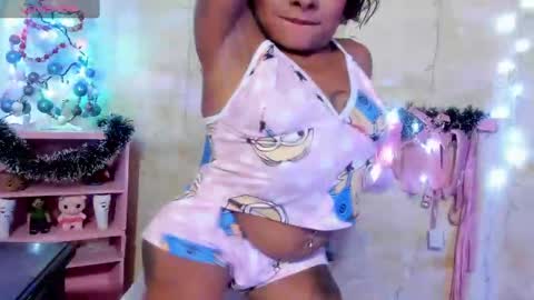 Lauren online show from December 23, 2024, 2:24 am