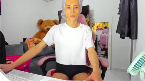 SF online show from April 22, 2026, 8:43 pm