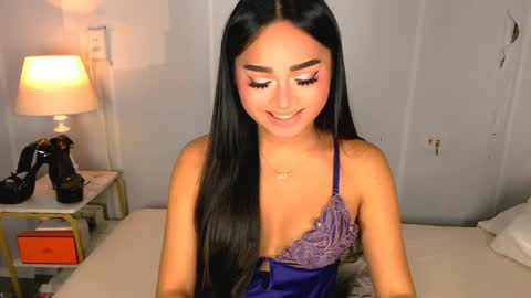 Snapshot of laurenfox16 chatting on June 7, 2026, 6:33 pm chloe3 online show from June 7, 2026, 6:33 pm