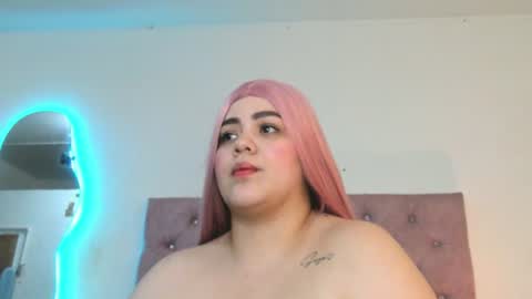 laurenlaine online show from July 16, 2026, 9:10 pm