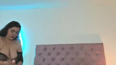laurenlaine online show from July 25, 2026, 10:35 am