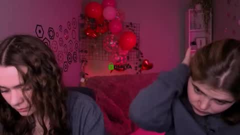 Snapshot of laurenmurrr chatting on February 28, 2026, 10:16 am Laure online show from February 28, 2026, 10:16 am