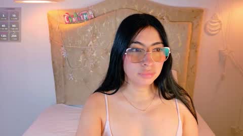 laurenn_smitth online show from December 17, 2025, 12:33 pm