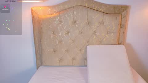 laurenn_smitth online show from April 1, 2026, 1:01 pm