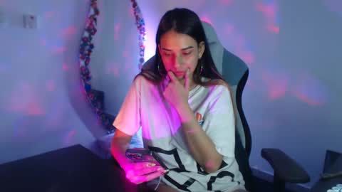 Lauren online show from January 14, 2026, 2:50 am