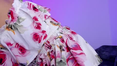 laurensmith9 online show from February 6, 2025, 3:20 pm