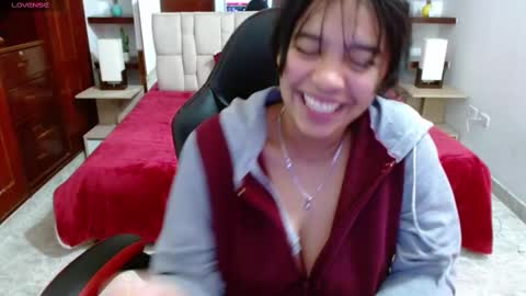 laurent online show from March 11, 2025, 9:13 am