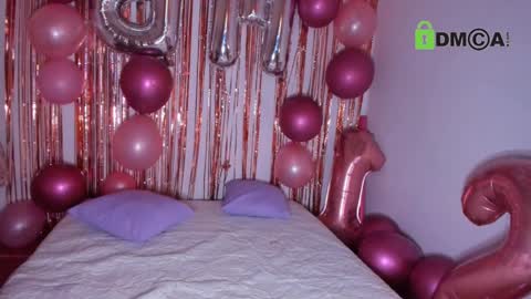 Snapshot of laurent_a chatting on December 5, 2024, 4:23 pm Lucie online show from December 5, 2024, 4:23 pm