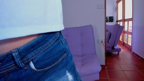 Snapshot of laurent_a chatting on January 7, 2025, 6:35 pm Lucie online show from January 7, 2025, 6:35 pm