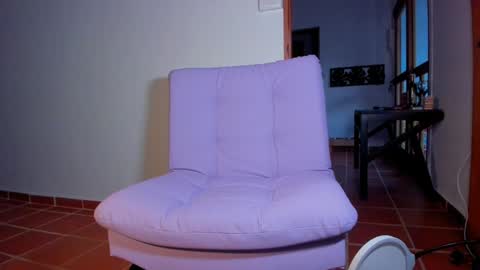 Snapshot of laurent_a chatting on January 30, 2025, 10:51 pm Lucie online show from January 30, 2025, 10:51 pm