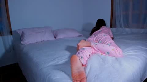 Snapshot of laurent_a chatting on March 6, 2025, 12:10 am Lucie online show from March 6, 2025, 12:10 am