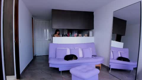 Snapshot of laurent_a chatting on September 10, 2025, 7:47 pm Lucie online show from September 10, 2025, 7:47 pm