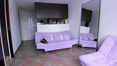 Snapshot of laurent_a chatting on September 16, 2025, 8:10 pm Lucie online show from September 16, 2025, 8:10 pm