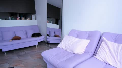 Snapshot of laurent_a chatting on September 22, 2025, 7:16 pm Lucie online show from September 22, 2025, 7:16 pm