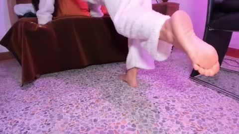 Snapshot of laurent_a chatting on October 27, 2025, 8:02 pm Lucie online show from October 27, 2025, 8:02 pm