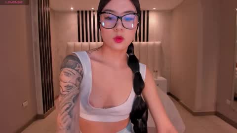 Lau  online show from November 13, 2025, 2:54 am