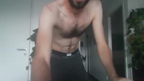 laurenthod online show from November 24, 2025, 9:42 am