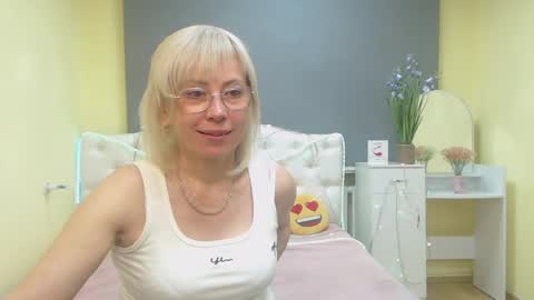 Lauren online show from May 15, 2026, 6:20 am