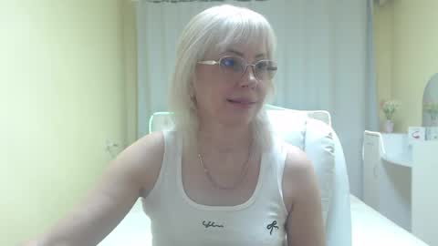 Lauren online show from May 23, 2026, 5:34 am