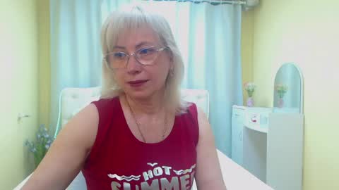 Lauren online show from May 25, 2026, 5:24 am