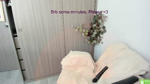 Snapshot of lauryn_chills chatting on July 6, 2026, 5:26 pm Lauryn online show from July 6, 2026, 5:26 pm