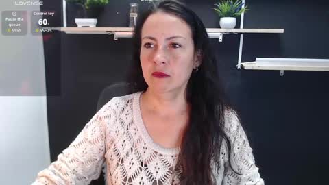 Snapshot of lauryn_jones chatting on May 13, 2026, 5:43 pm Laury online show from May 13, 2026, 5:43 pm
