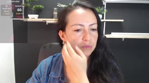 Snapshot of lauryn_jones chatting on May 25, 2026, 4:57 pm Laury online show from May 25, 2026, 4:57 pm