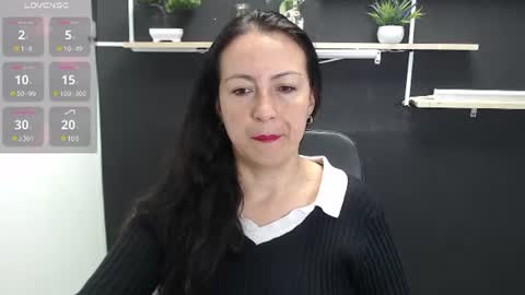 Laury  online show from June 10, 2026, 5:45 pm