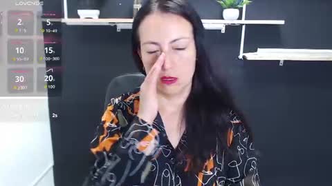 Laury  online show from June 13, 2026, 4:49 pm