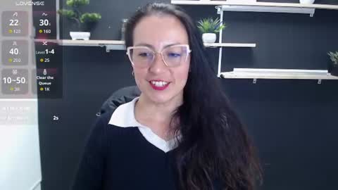 Laury  online show from June 22, 2026, 8:39 pm