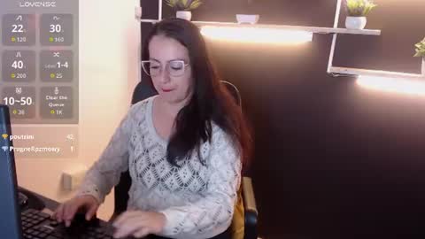 Laury  online show from July 2, 2026, 9:43 pm