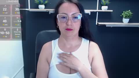 Laury  online show from July 24, 2026, 6:39 pm