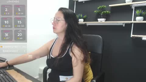 Laury  online show from July 28, 2026, 7:39 pm