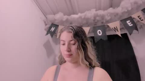 Lauu G online show from October 31, 2025, 9:54 am