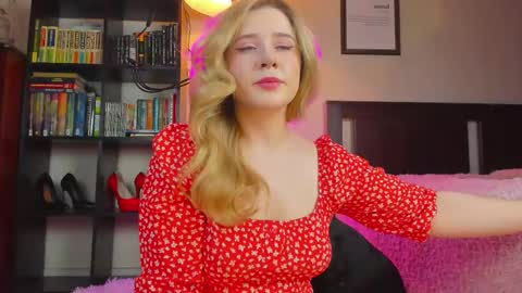 Snapshot of lavender_tender chatting on October 2, 2025, 8:27 pm Lav online show from October 2, 2025, 8:27 pm