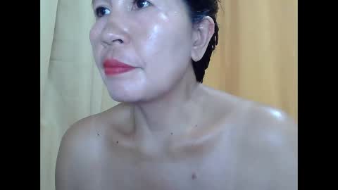 Snapshot of lavine1983 chatting on April 23, 2026, 12:45 am lavine1983 online show from April 23, 2026, 12:45 am