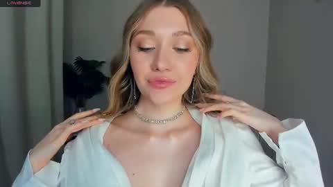 Snapshot of laviniahoutz chatting on June 24, 2026, 10:42 pm Jane online show from June 24, 2026, 10:42 pm
