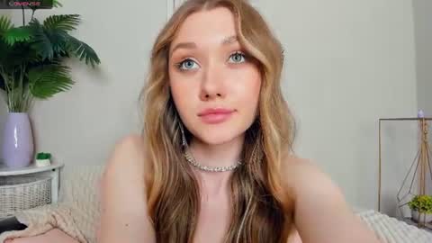 Snapshot of laviniahoutz chatting on June 25, 2026, 5:12 am Jane online show from June 25, 2026, 5:12 am