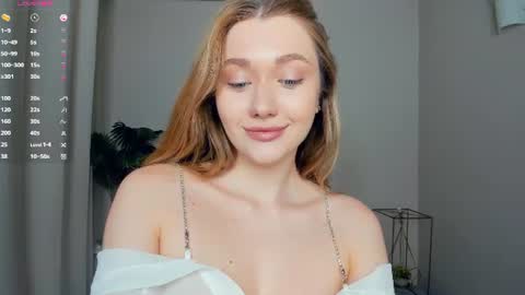 Snapshot of laviniahoutz chatting on July 7, 2026, 10:47 pm Jane online show from July 7, 2026, 10:47 pm
