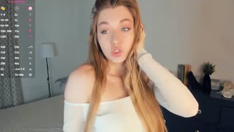 Snapshot of laviniahoutz chatting on July 15, 2026, 10:59 pm Jane online show from July 15, 2026, 10:59 pm