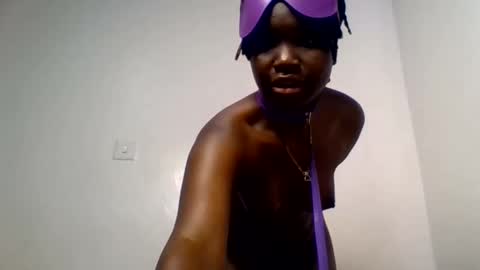 Snapshot of lavishlover01 chatting on May 25, 2026, 11:16 am Lavish online show from May 25, 2026, 11:16 am