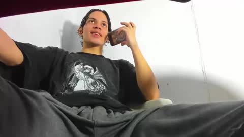 ZAmbrano online show from September 19, 2025, 10:21 pm