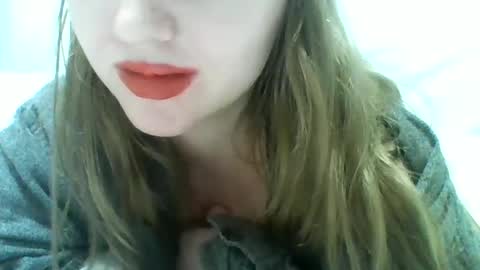 layannalea online show from December 4, 2024, 7:17 am