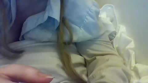 layannalea online show from October 20, 2025, 10:05 am