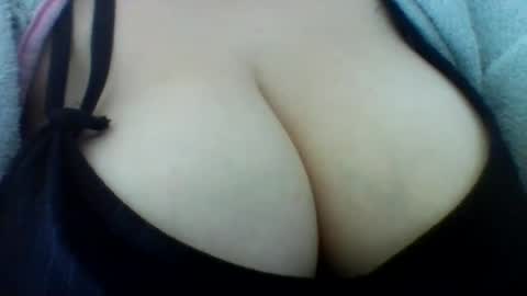layannalea online show from August 2, 2026, 7:45 pm