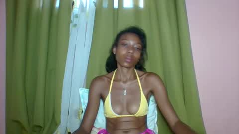 layannek online show from March 27, 2026, 4:40 am