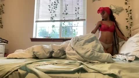 Snapshot of layla216903 chatting on September 29, 2025, 5:07 pm layla online show from September 29, 2025, 5:07 pm