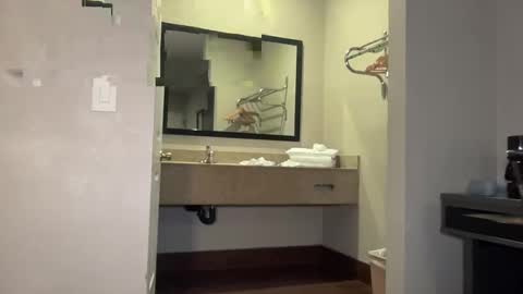 Snapshot of layla216903 chatting on October 25, 2025, 8:00 am layla online show from October 25, 2025, 8:00 am