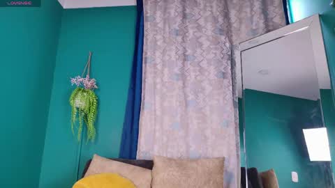 Snapshot of layla_17 chatting on May 5, 2026, 4:04 pm layla_17 online show from May 5, 2026, 4:04 pm