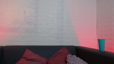 Layla online show from February 25, 2025, 2:47 am